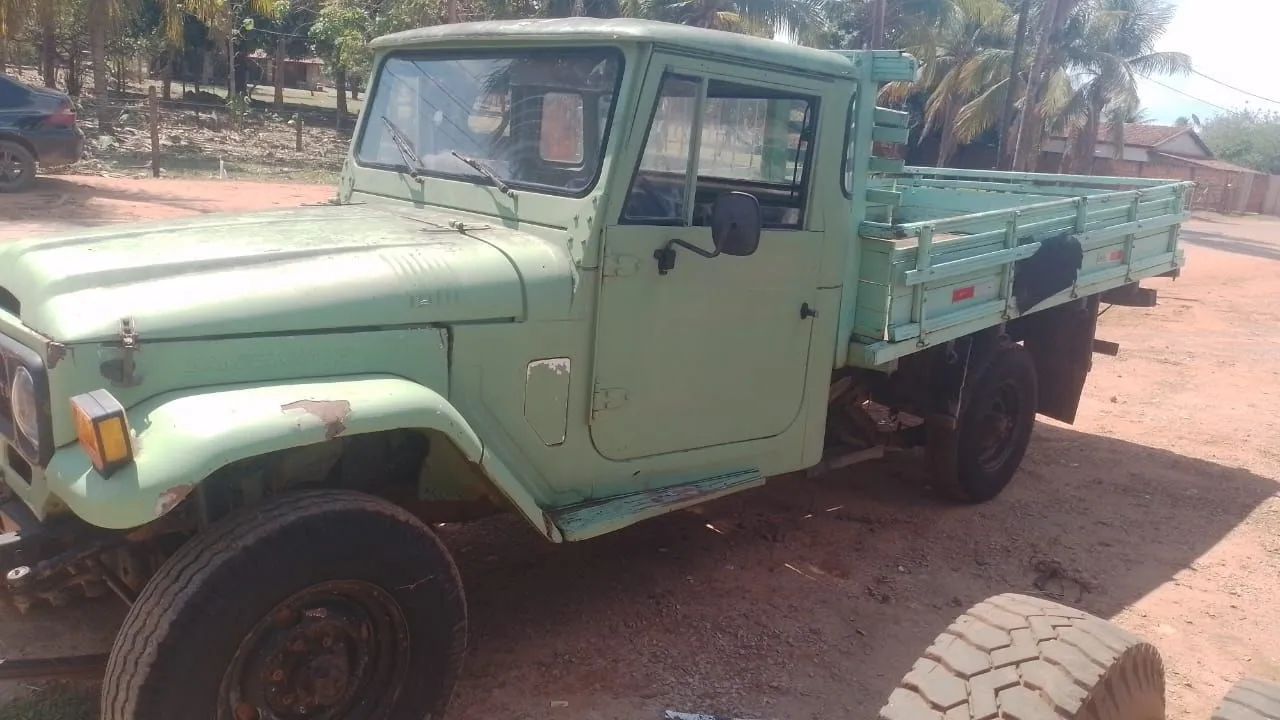 Toyota bandeirantes troco por carro - Foto 3