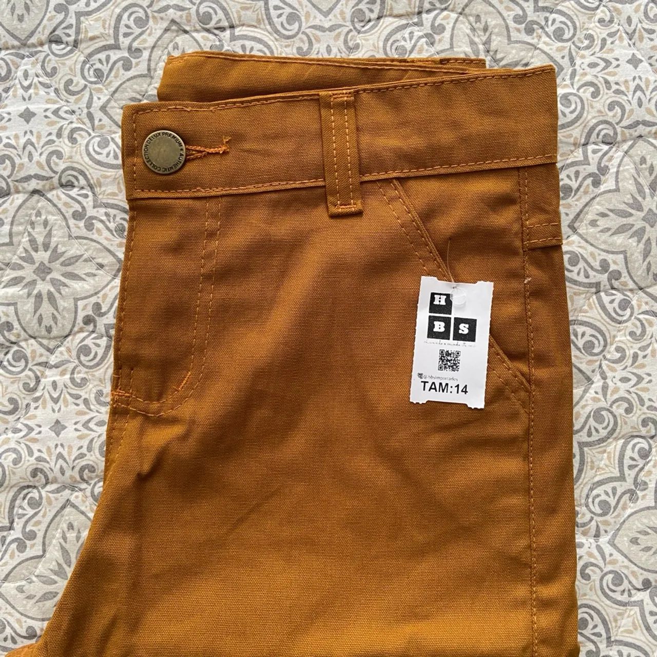 Bermudas em Sarja - Preta e Marrom - TAM 14 anos - Foto 3
