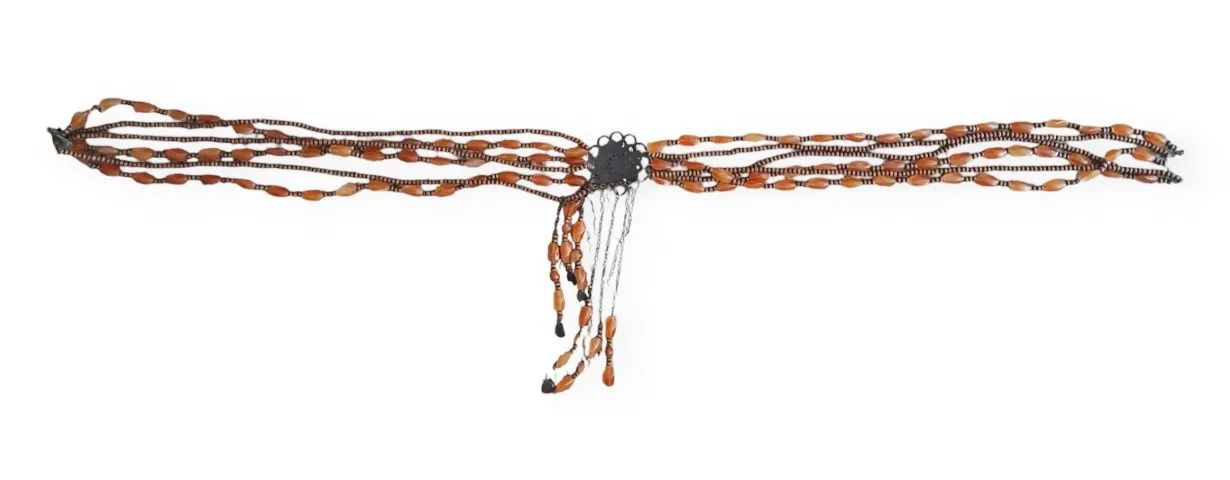Cinto Feminino Artesanal Boho de Miçangas Trançadas com Detalhe Central - Foto 3