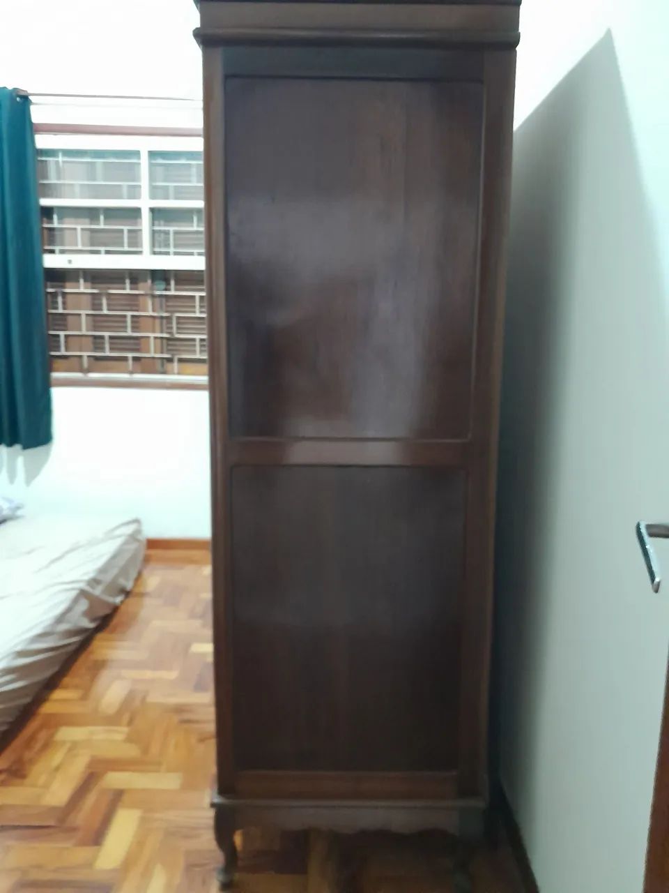 Guarda-Roupa Clássico de Madeira - Foto 5