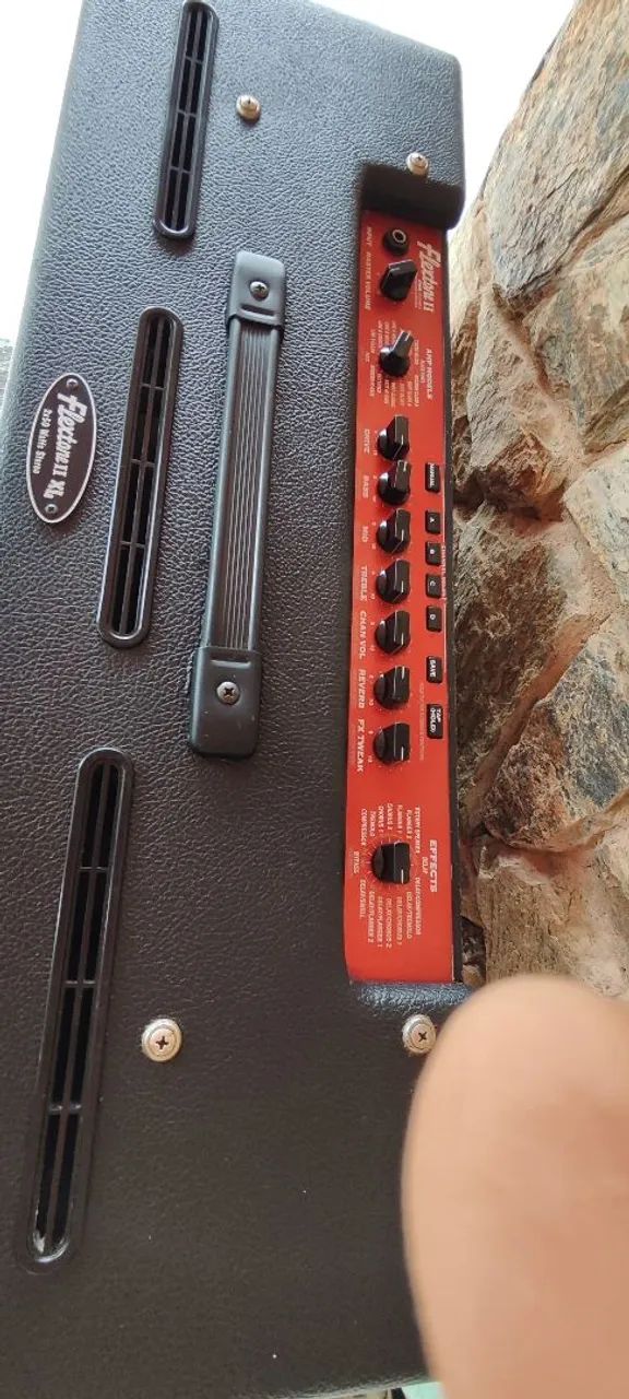 Amplificador Line 6 Spider V 20 - Foto 5