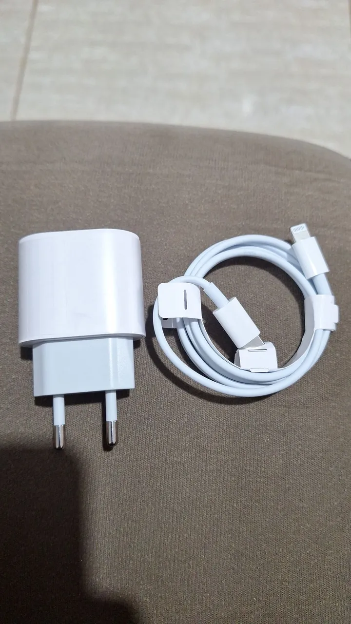 Carregador e Cabo Lightning Apple primeira linha