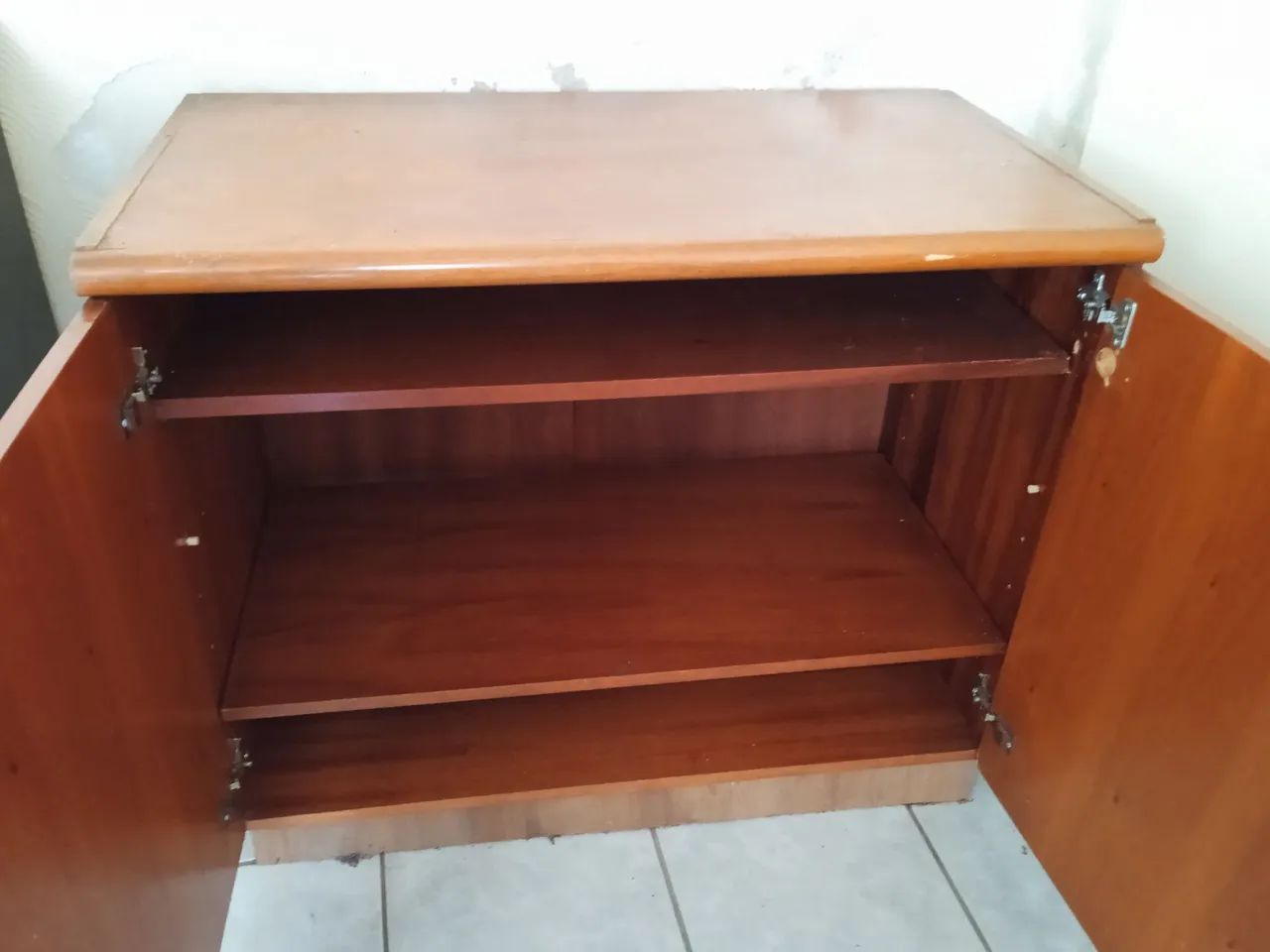 Armário de madeira em ótimo estado - Foto 2