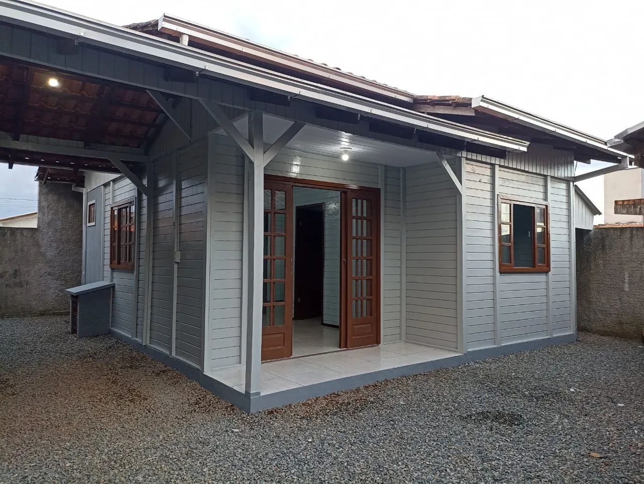 Alugo casa em araquari 