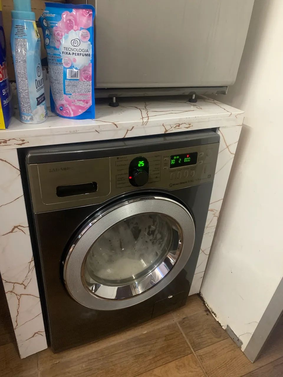Vende se máquina lava e seca 127 volts água quente e fria ok ? 