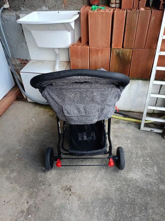 Carrinho de bebê Toyota cinza  - Foto 4