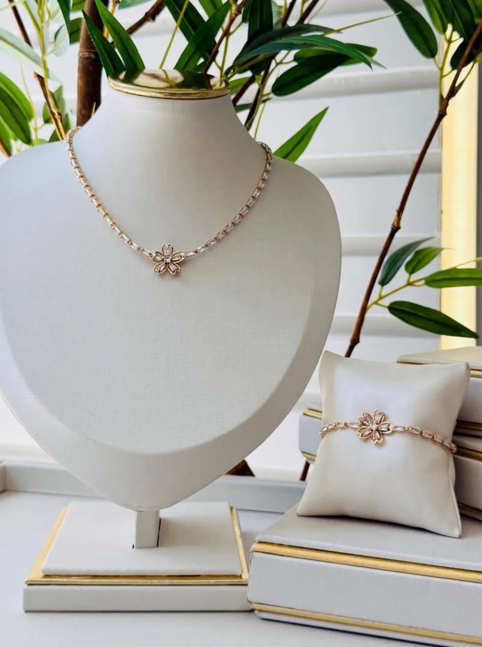 Conjunto Flor em Zircônia 