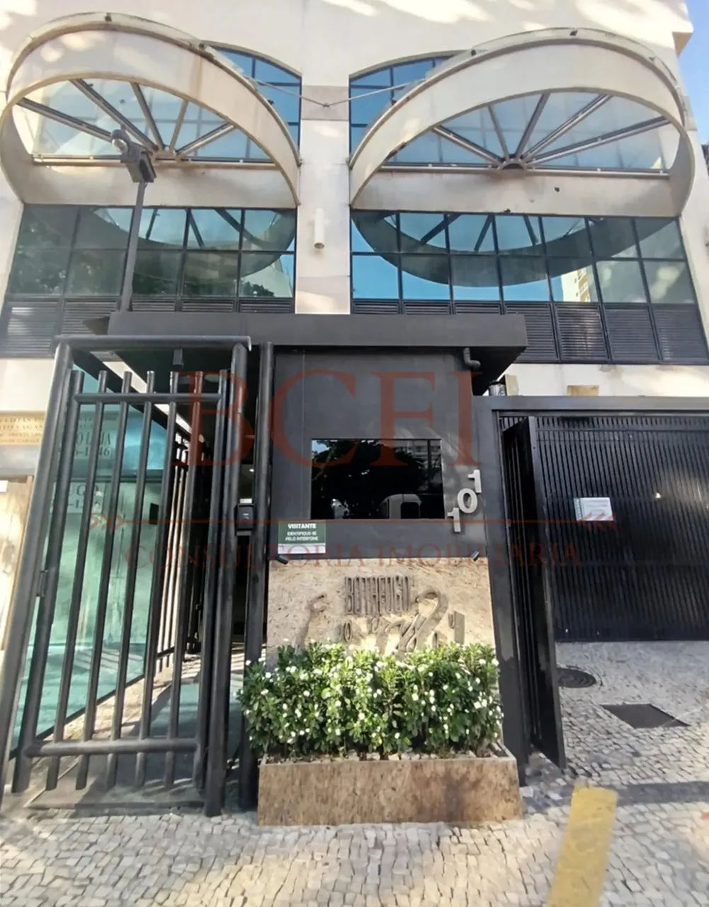 Apartamento com 2 Quartos, sendo 1 suíte para alugar, 66m² - Botafogo.
