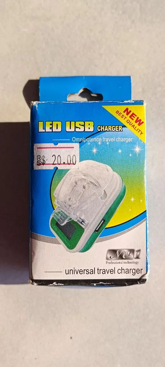 Carregador de Celular Universal USB LED - Novo