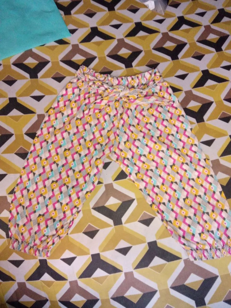 Calça de bebê - Estampa geométrica