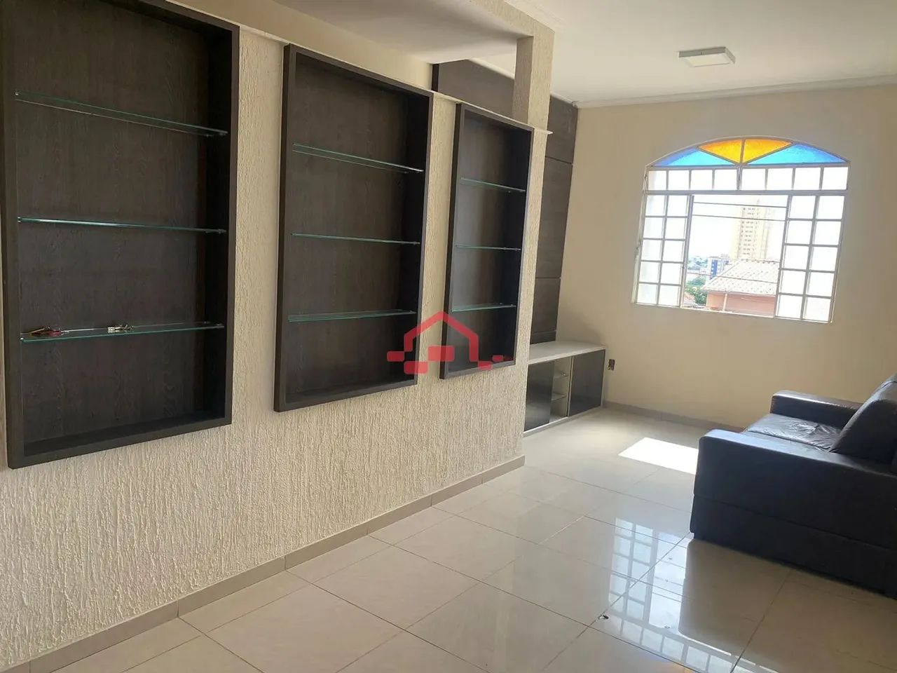 Casa para locação no bairro Santa Efigênia com 03 quartos, 02 salas, 01 piscina, 01 vaga d - Foto 3