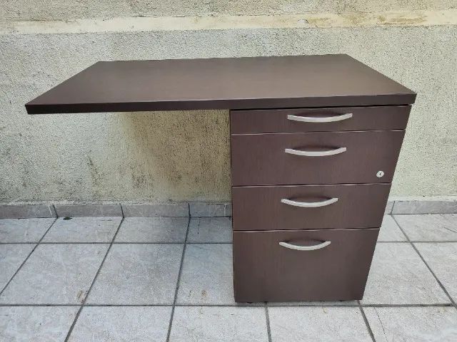 Gaveteiro Fixo Grande com Mesa e 4 Gavetas Marrom Escuro