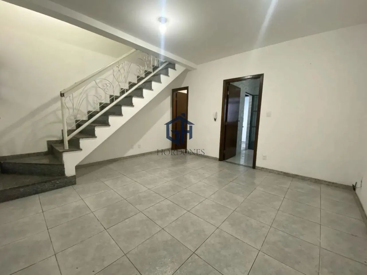 Casa Geminada 2 quartos 2 vagas Santa Rosa - Foto 2