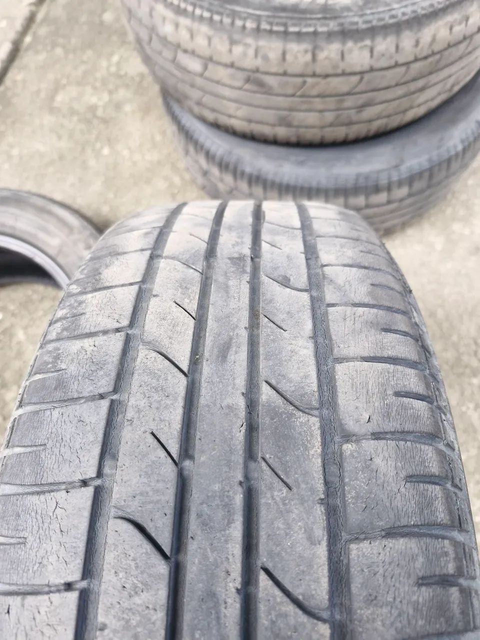 Pneus Bridgestone Turanza 195 / 55 R15 usados  - Foto 2
