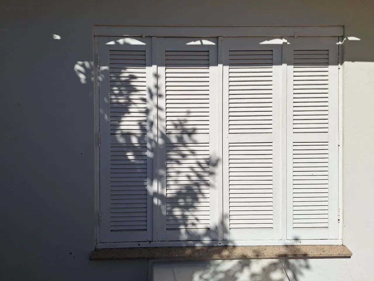 Janela Veneziana com Vidros 1,75 x 1,50 m