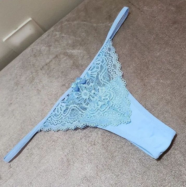 Calcinha de renda azul