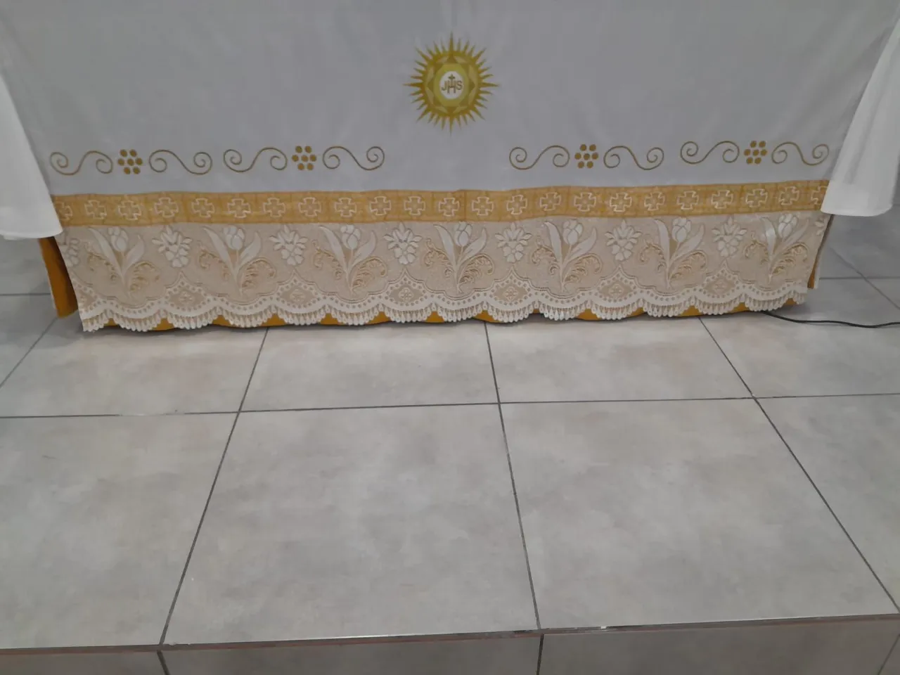 Toalha de altar ideal para missas e celebrações