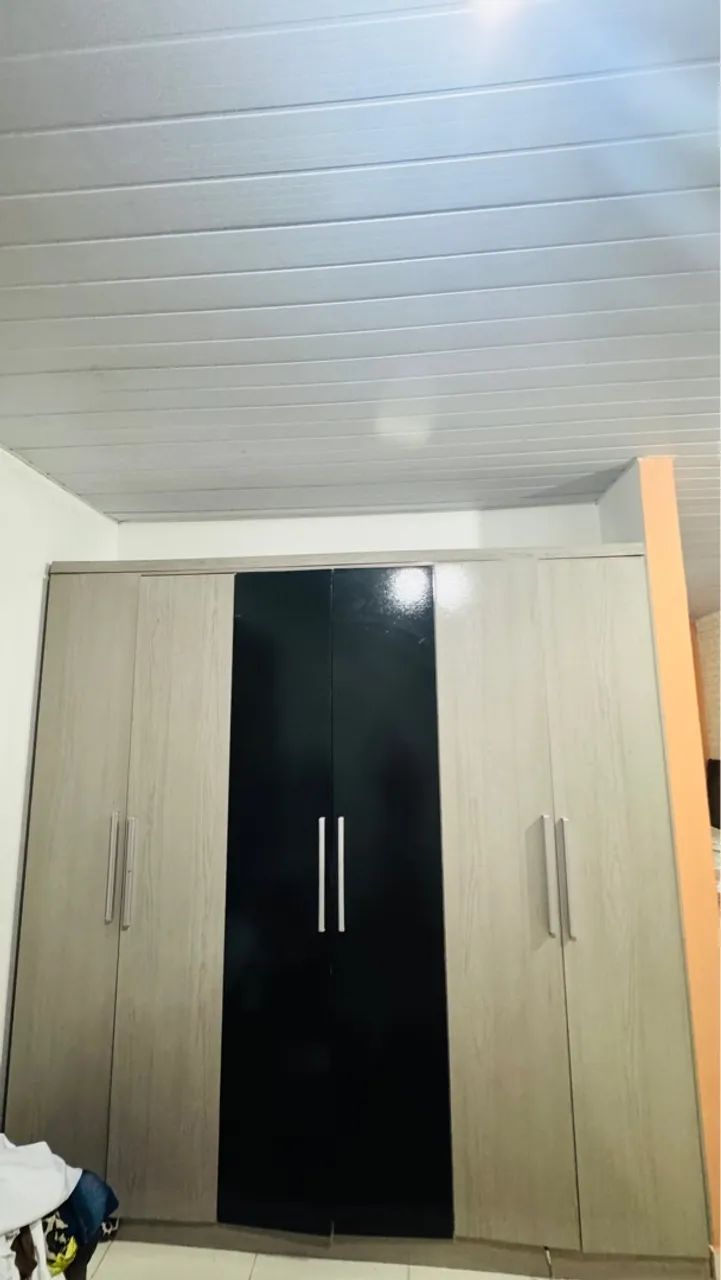 Guarda-Roupa de Casal Amadeirado