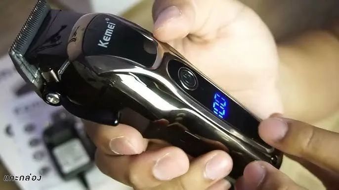 Máquina de Cortar Cabelo Kemei Profissional com Tela Digital - Foto 2