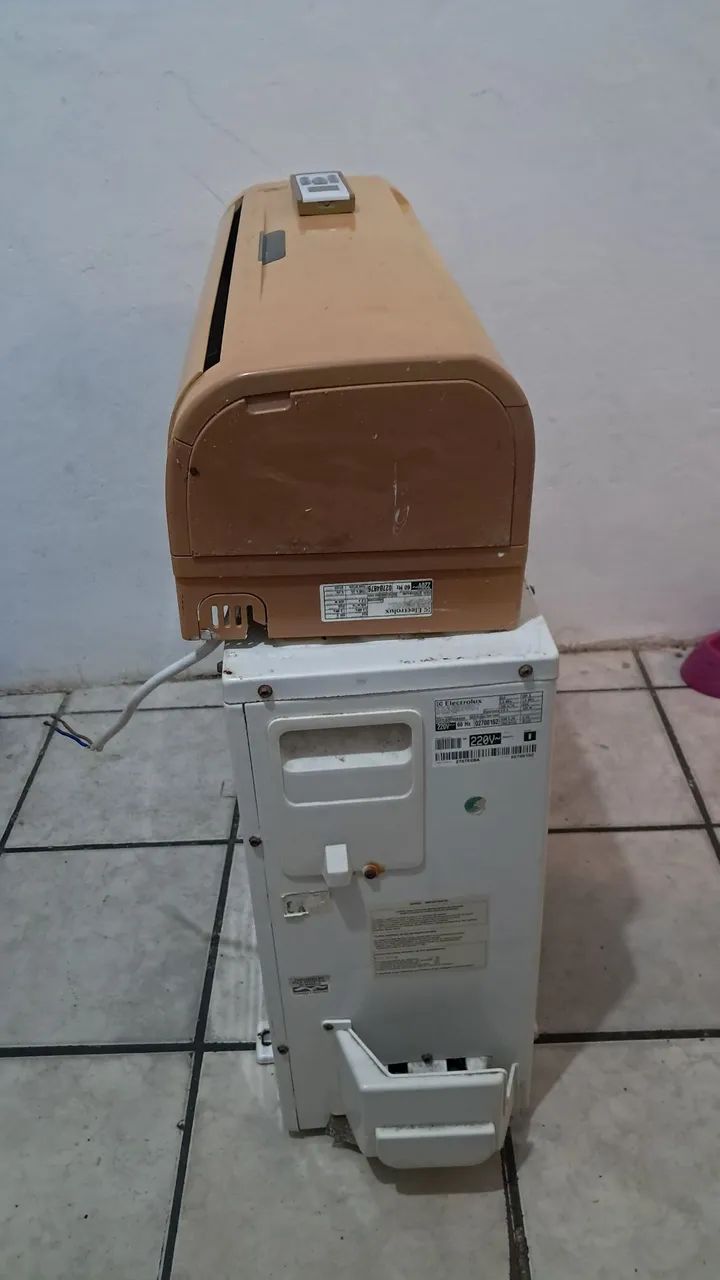 Ar Condicionado Electrolux com Defeito - 7.000 BTUs - Foto 3
