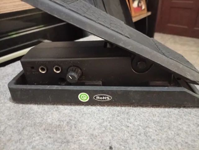 Pedal de volume Behringer  - Foto 2