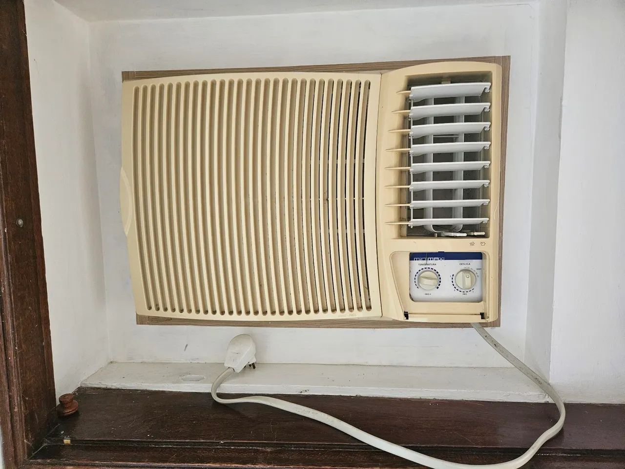 Ar Condicionado de Janela Usado 12000 BTUs