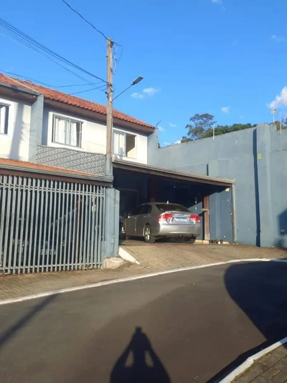 Sobrado para Venda em Curitiba, Xaxim, 3 dormitórios, 1 suíte, 3 banheiros, 3 vagas