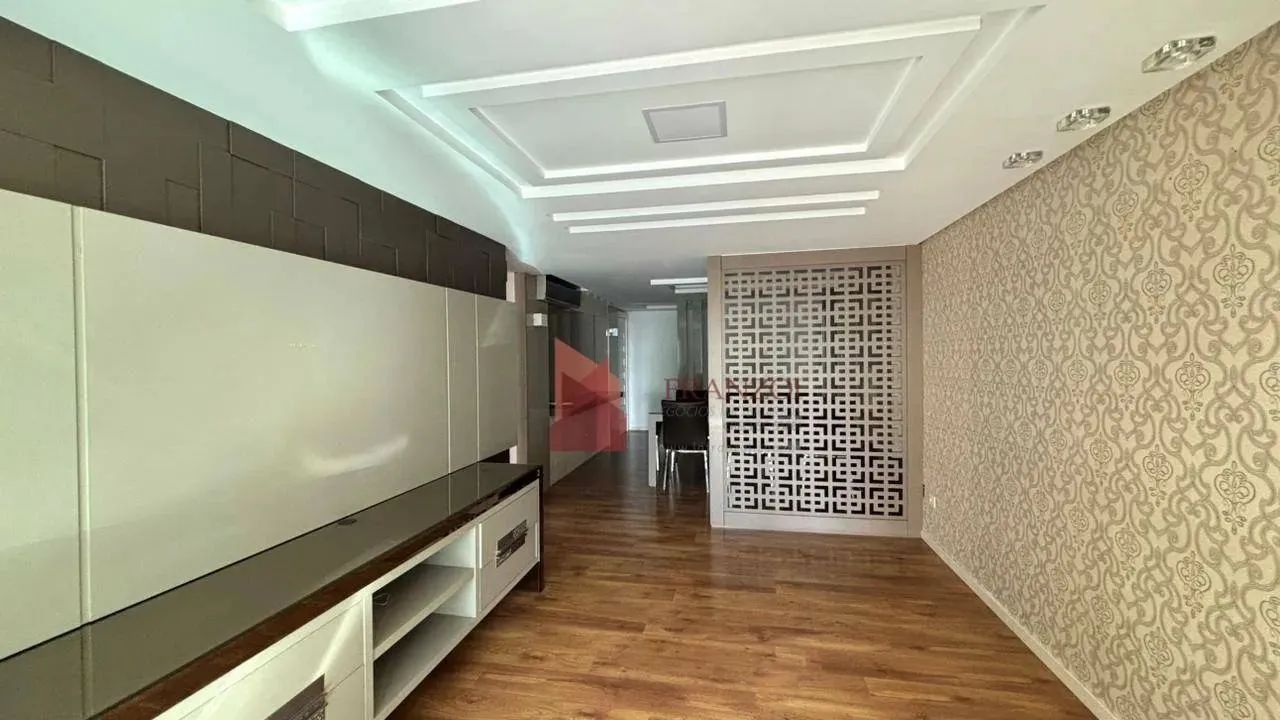 LOCAÇÃO: Apartamento MOBILIADO e EQUIPADO, com Suíte e 2 Dormitórios, Centro, Itajaí/SC! - Foto 3