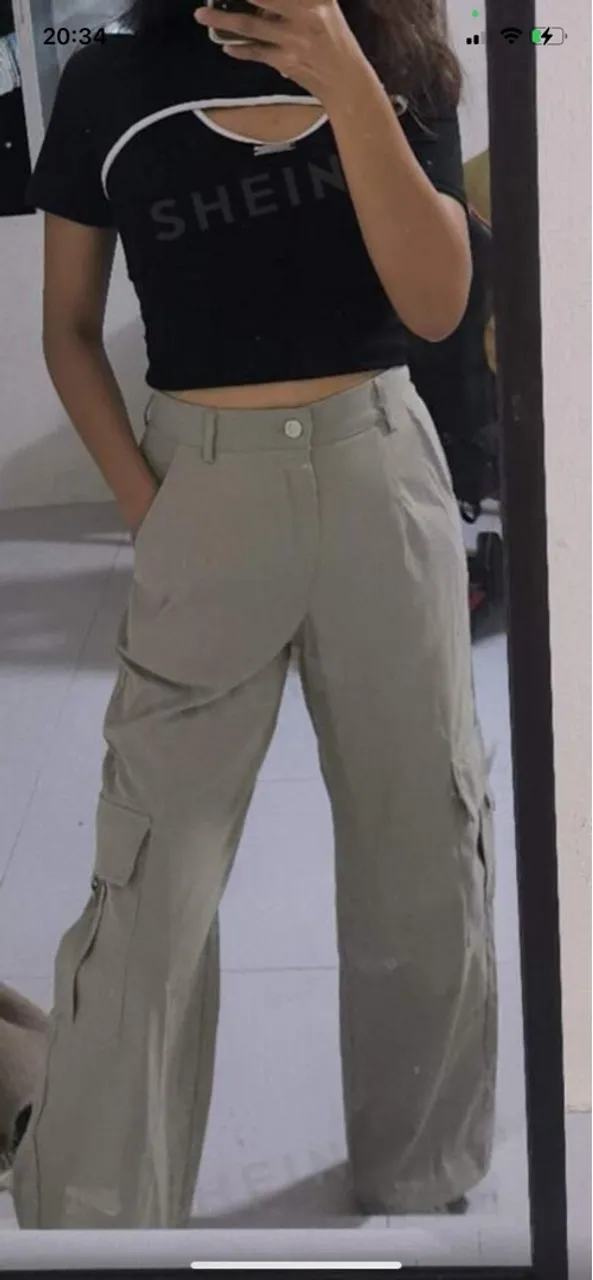 Calça Cargo Bege Elegante