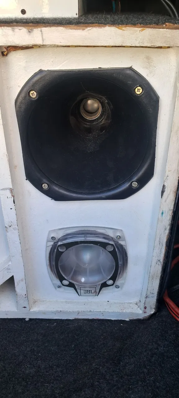 Alto-falante automotivo