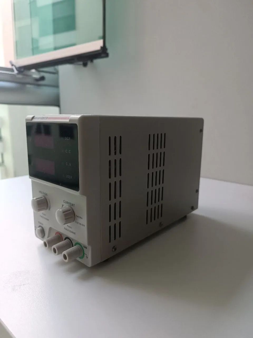 Fonte De Bancada Hikari 3205s - Foto 2