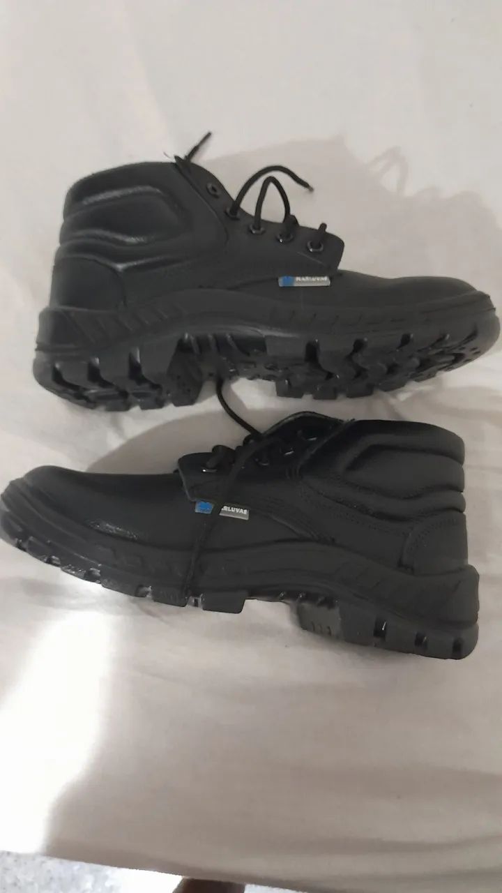 Botas de Segurança - Tamanho 42 - Foto 3