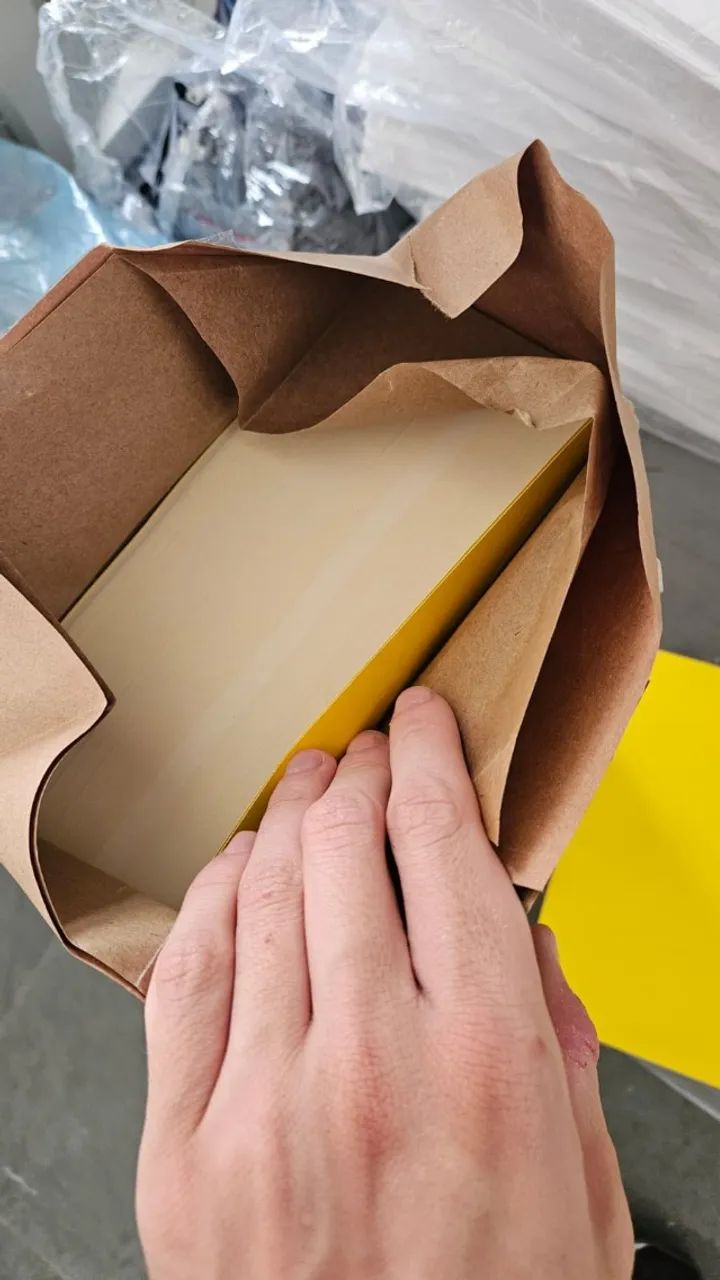 500 FOLHAS DE PAPEL CARTAZ - AMARELO - 180 G - APENAS FRENTE - LASER E JATO DE TINTA - Foto 2