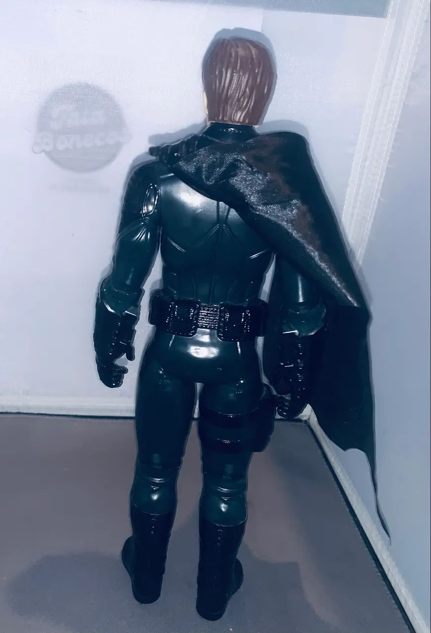 Boneco Batman robert patinsson 30 cm hasbro importado  - Foto 3