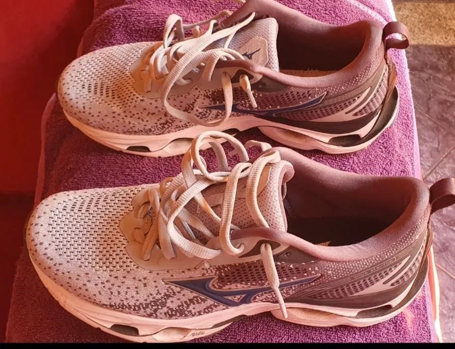 Tênis Mizuno Wave Stratos - Conforto e Estilo! - Foto 4