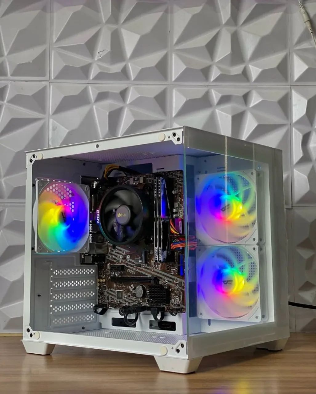 PC GAMER RYZEN 5 5600GT/ 16GB RAM DDR4/ A520M MSI