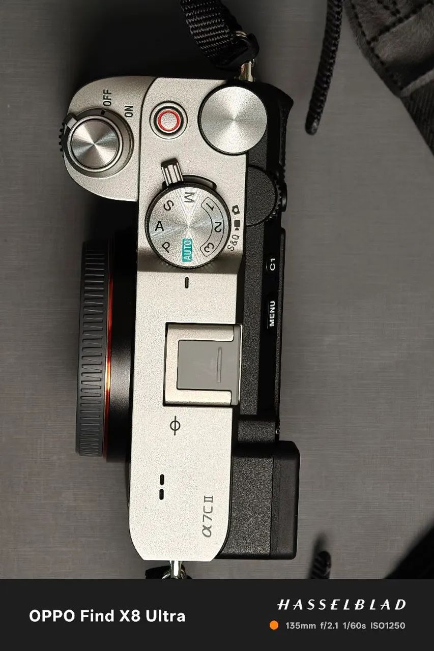 Câmera Sony A7Cii prata  - Foto 4