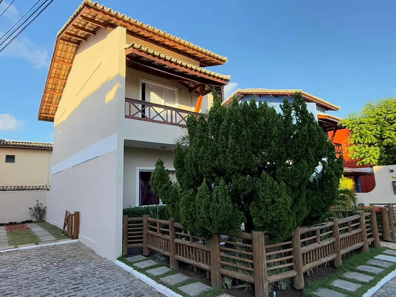 Casa a venda em condominio fechado em stella maris com 3 quartos e área gourmet