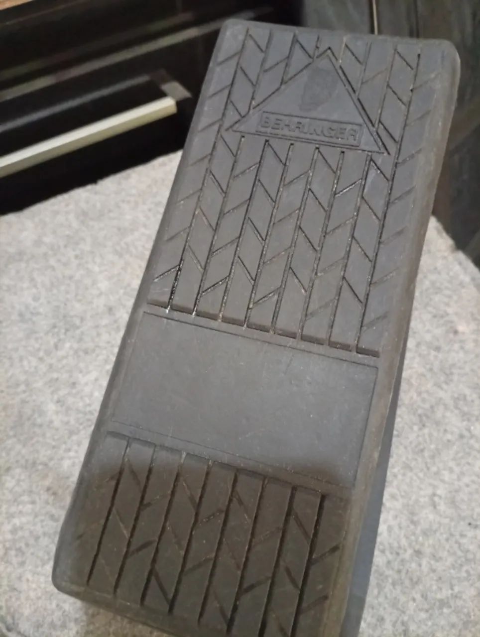 Pedal de volume Behringer 