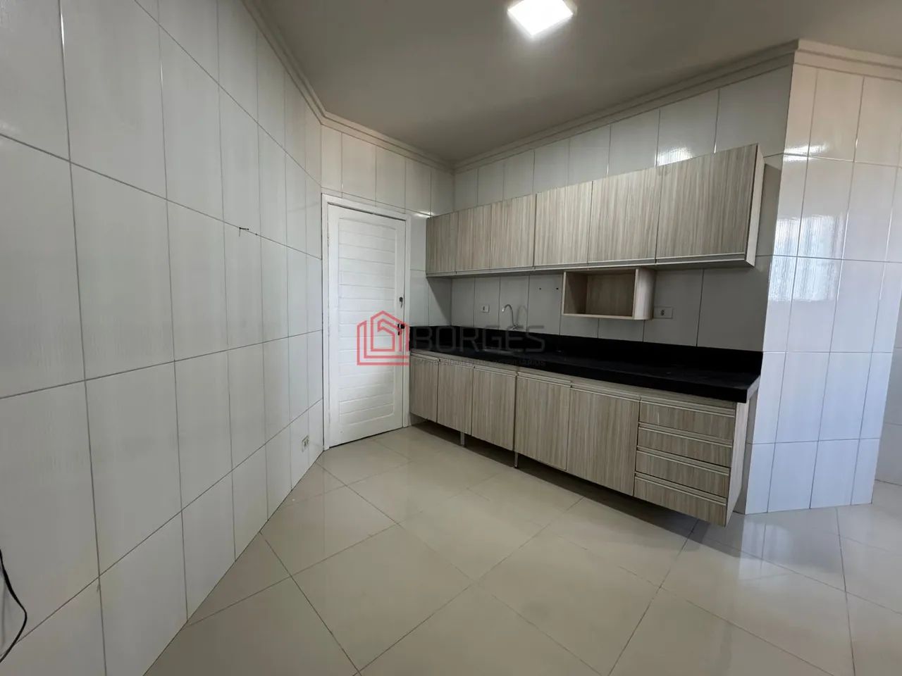 Apartamento Padrão - 03 quartos sendo uma suíte - Foto 5