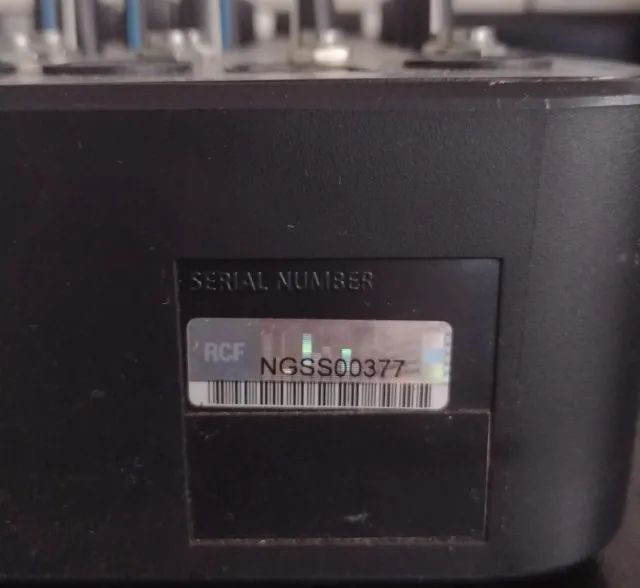 Mesa RCF L-Pad 8 Analógica com efeito - Foto 3