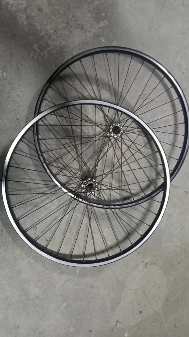 Roda e banco para bicicleta