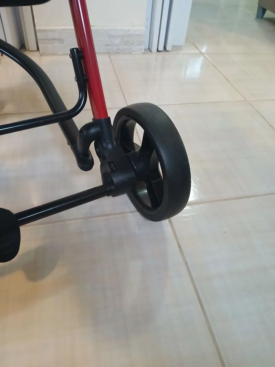 Carrinho de bebê, bebê conforto e Moisés. - Foto 4