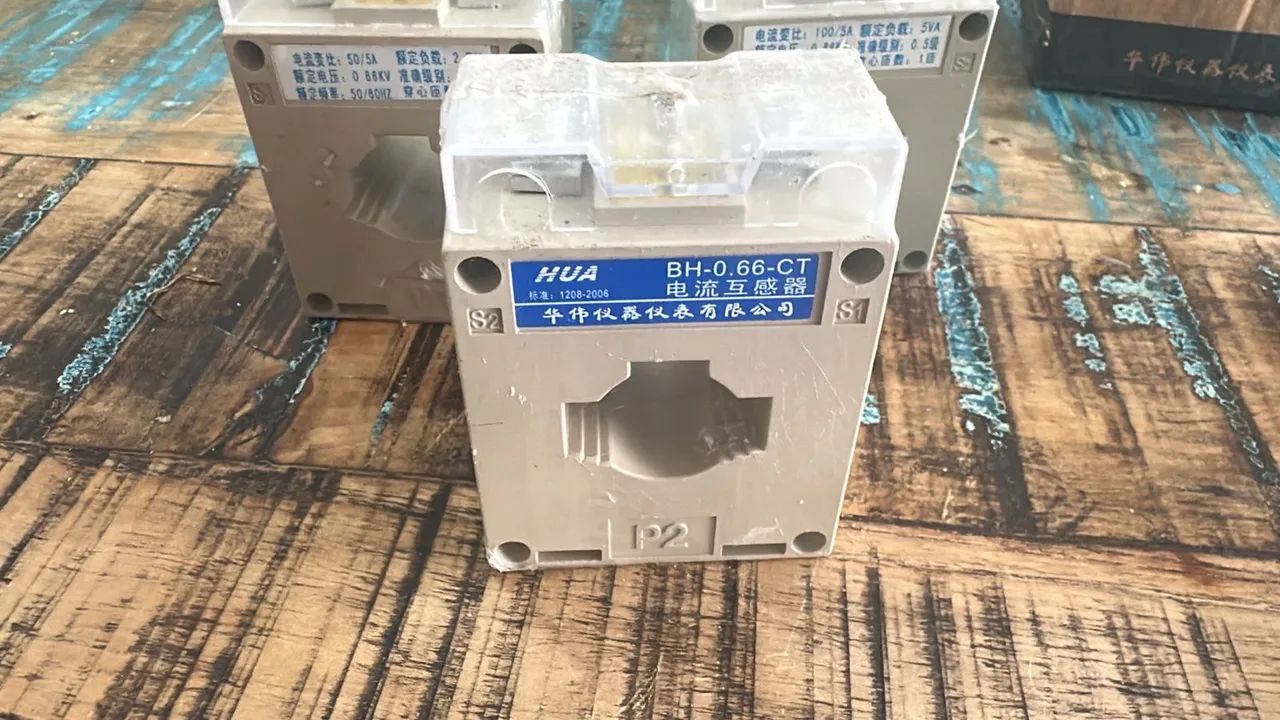 Três Transformadores de Corrente 50/5A 0.66KV - Foto 3
