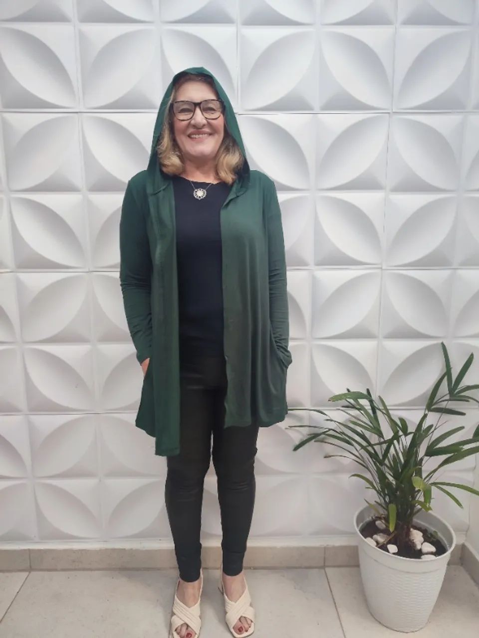 Cardigan Feminino com Capuz - Leveza, Estilo e Conforto o Ano Todo!