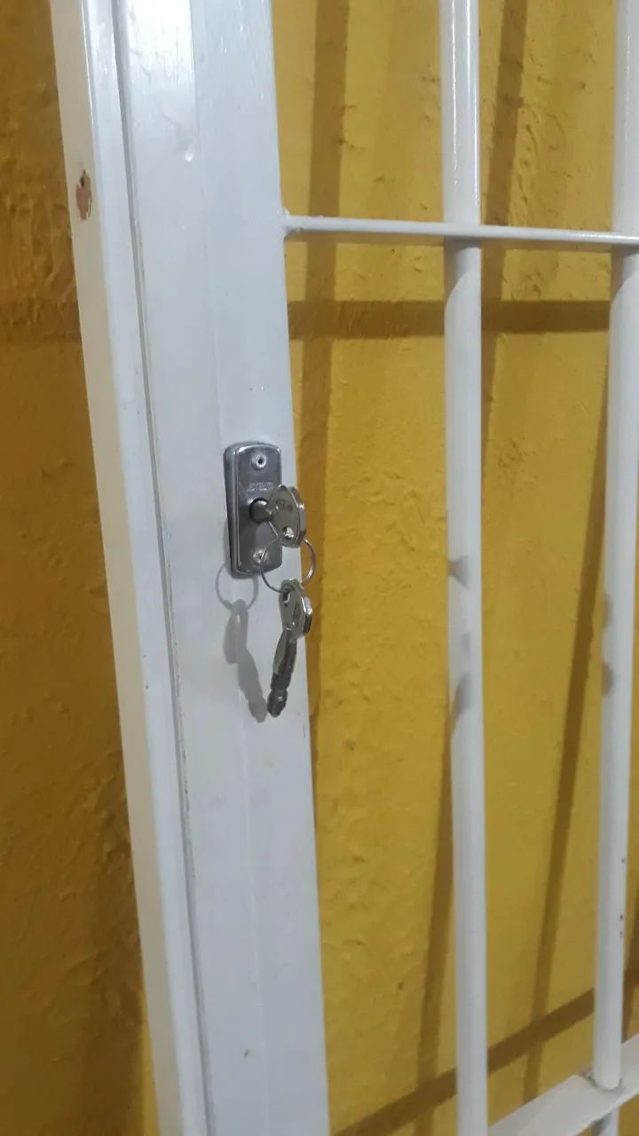 Grade 90x210 Ferro de meia com 2 chaves só instalar  - Foto 2