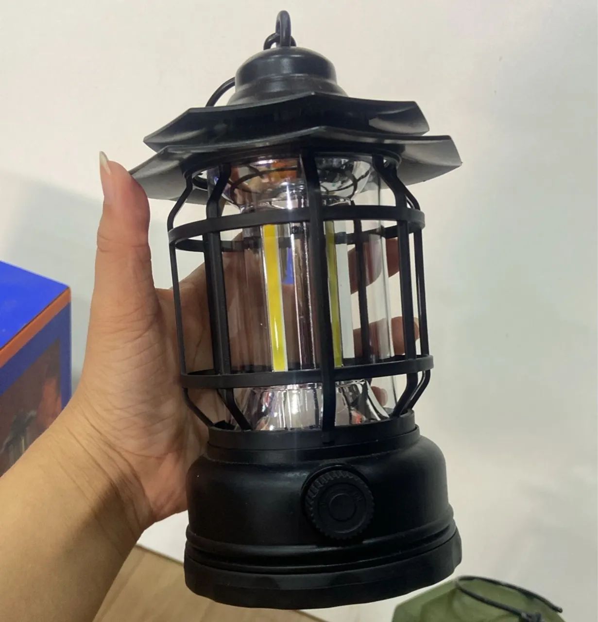 Lanterna Retrô LED para Camping e Decoração