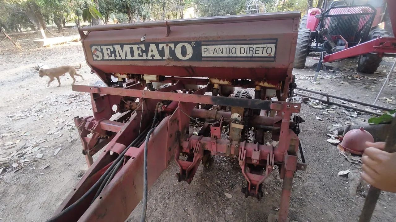 Plantadeira Milho Silagem Semeato 4 linhas - Foto 3
