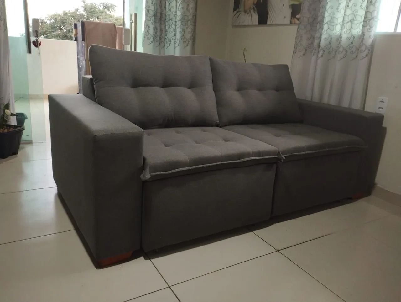 Sofá Cinza Confortável 4 Lugares  - Foto 2