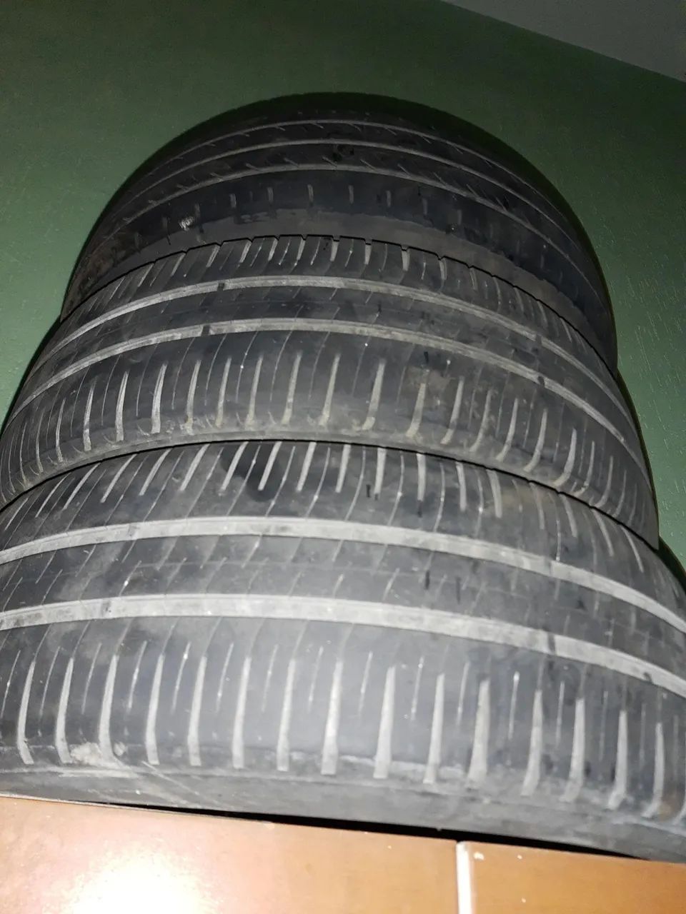 2 pneus Michelin meia vida + 2 pneus west lake brinde - Foto 2